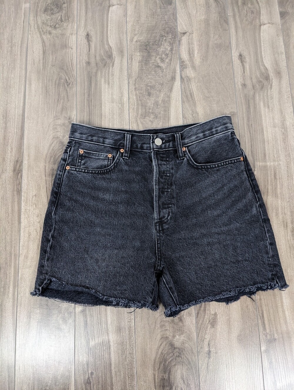 Denim Forum Women's Shorts Yoko Mid Thigh Short Size 27 Washed Black